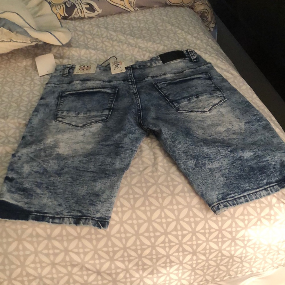 Stretch shorts - Picture 2 of 2